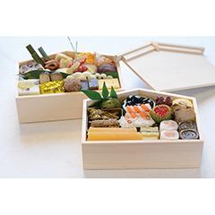 ☆042　絵馬型おせち 二段重（ウオヤス-31）【お渡し場所　宮崎山形屋　新館5階　大催場】